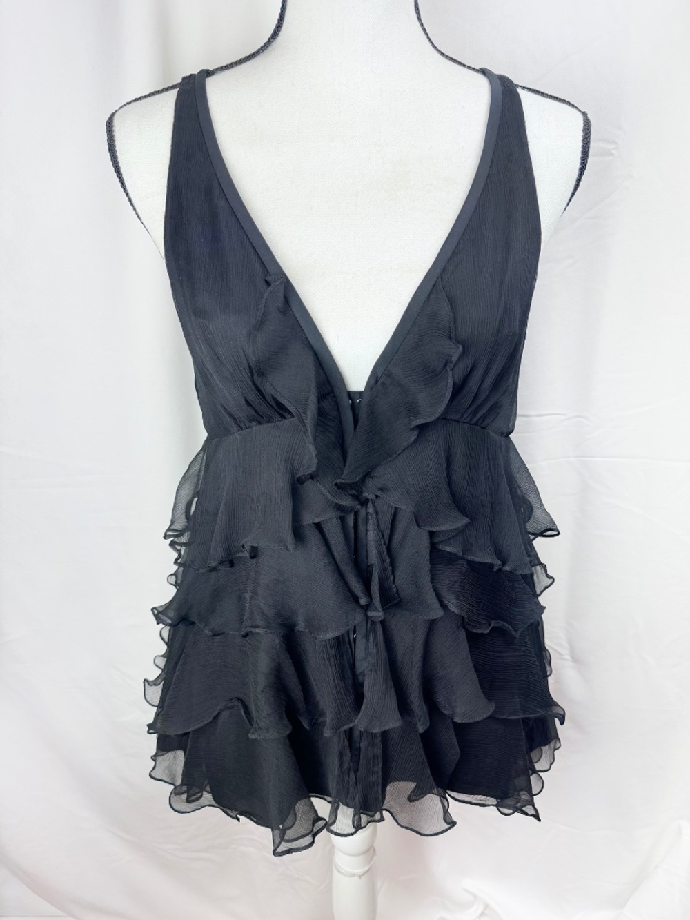 Elizabeth and James 100% Silk Blouse with Flowy Ruffles - Size M (A205)